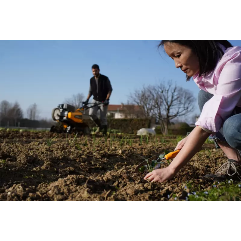 TransplanterTrowel_2H1410001ST1_amb05_web